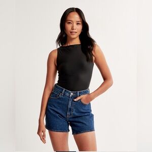 NWT Abercrombie High Rise The Dad Short